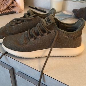 Women’s Adidas sneakers